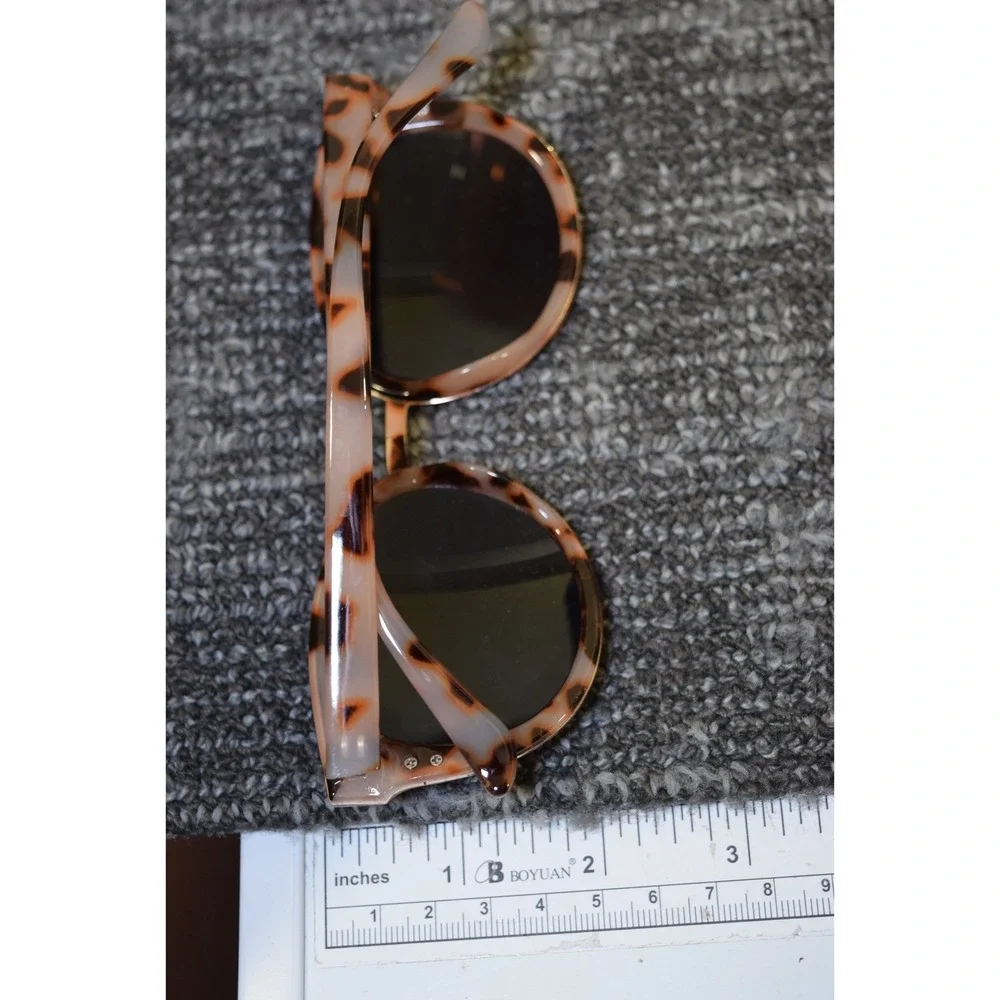 J Crew Womens Pink Tortoise Shell Round Sunglasses with Gold Metal Bridge